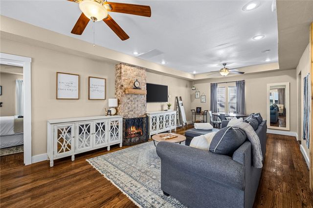 521 W Chestnut Street, Rogers, AR 72756