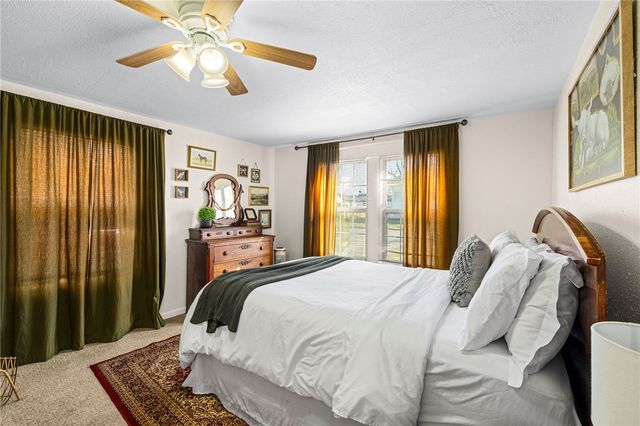 521 W Chestnut Street, Rogers, AR 72756