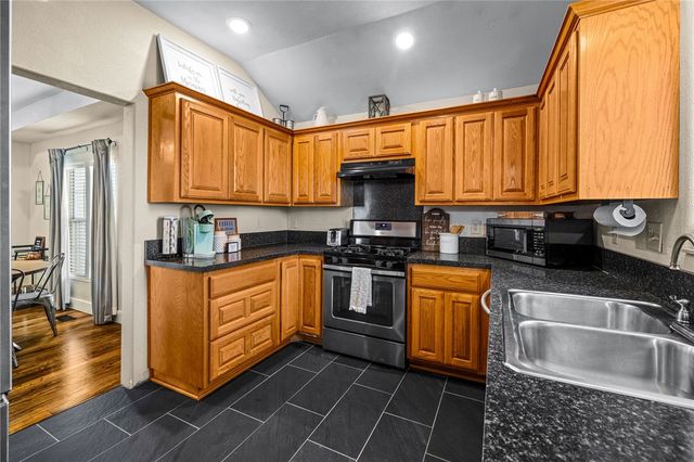 521 W Chestnut Street, Rogers, AR 72756