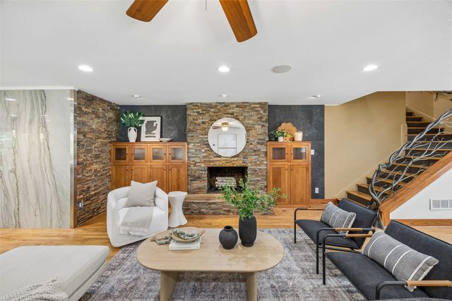 404 W Greenbriar Lane, Dallas, TX 75208