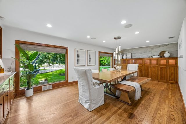 404 W Greenbriar Lane, Dallas, TX 75208