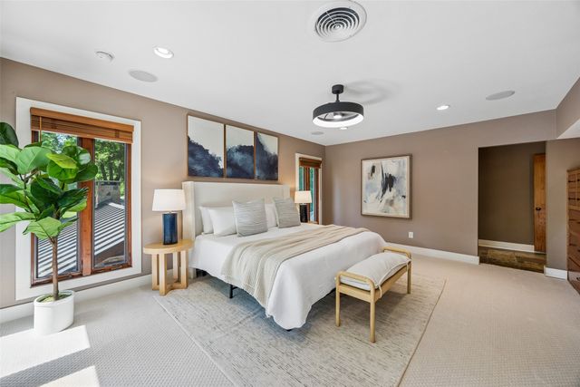 404 W Greenbriar Lane, Dallas, TX 75208