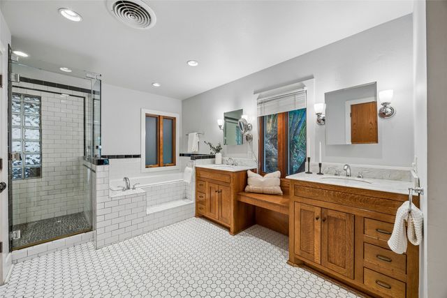 404 W Greenbriar Lane, Dallas, TX 75208