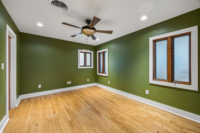 404 W Greenbriar Lane, Dallas, TX 75208