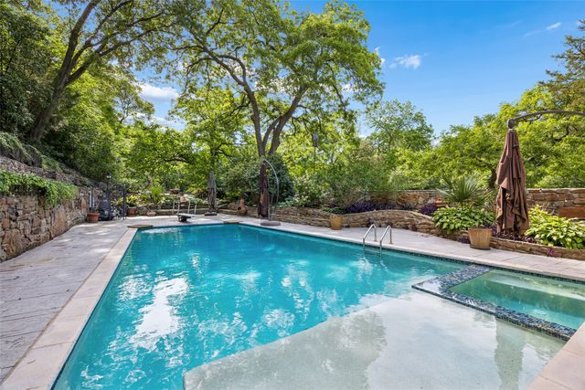 404 W Greenbriar Lane, Dallas, TX 75208