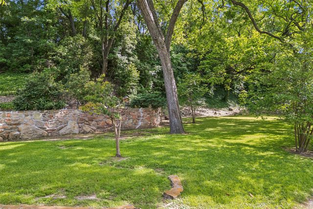 404 W Greenbriar Lane, Dallas, TX 75208