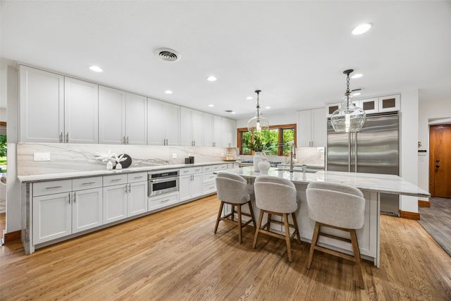 404 W Greenbriar Lane, Dallas, TX 75208