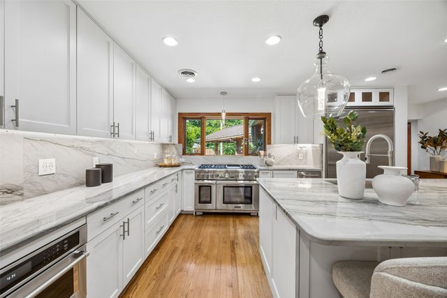 404 W Greenbriar Lane, Dallas, TX 75208