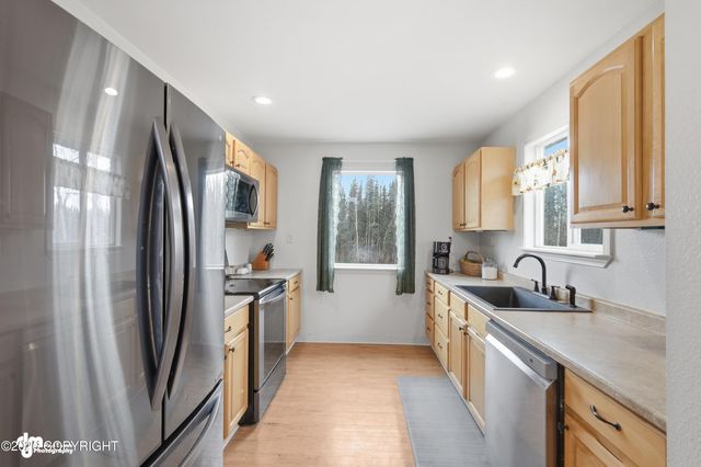 9401 W Easy Street, Wasilla, AK 99623