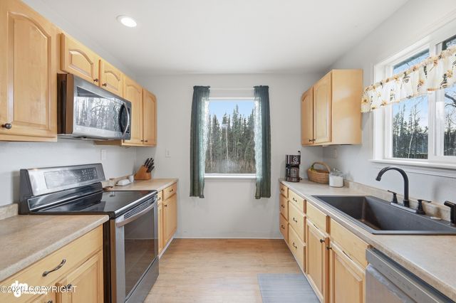 9401 W Easy Street, Wasilla, AK 99623