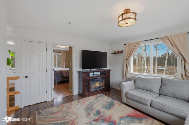 9401 W Easy Street, Wasilla, AK 99623