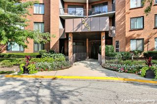 263 S Clubhouse Drive 104, Palatine, IL 60074