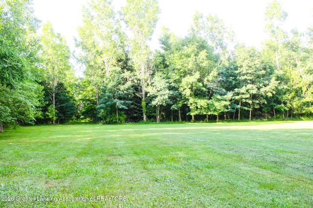 5182 Windsor Highway, Potterville, MI 48876