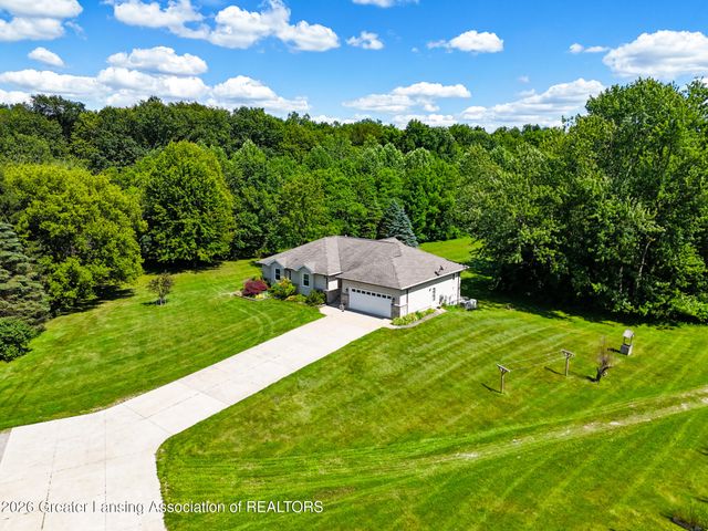 5182 Windsor Highway, Potterville, MI 48876