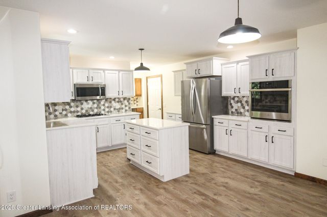 5182 Windsor Highway, Potterville, MI 48876