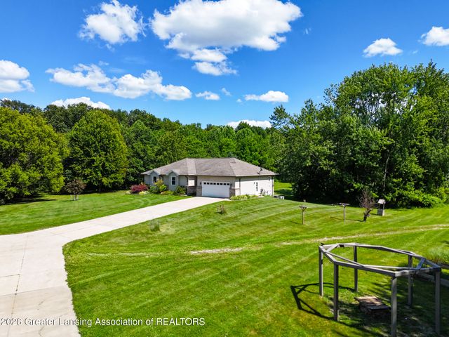 5182 Windsor Highway, Potterville, MI 48876
