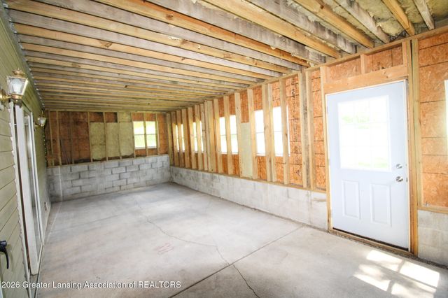 5182 Windsor Highway, Potterville, MI 48876