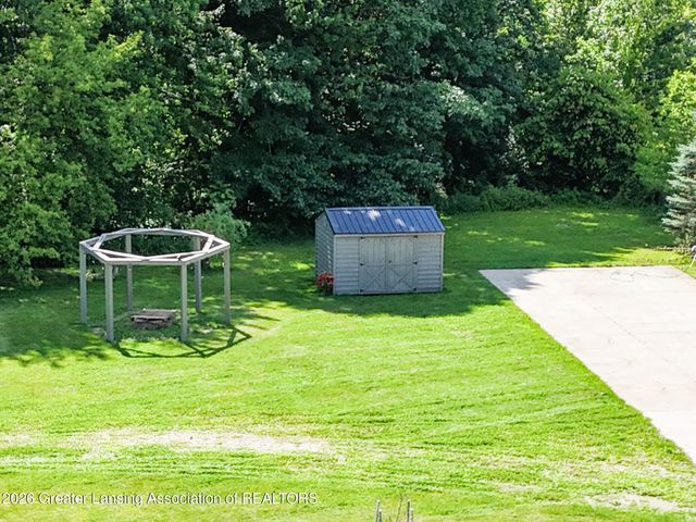 5182 Windsor Highway, Potterville, MI 48876