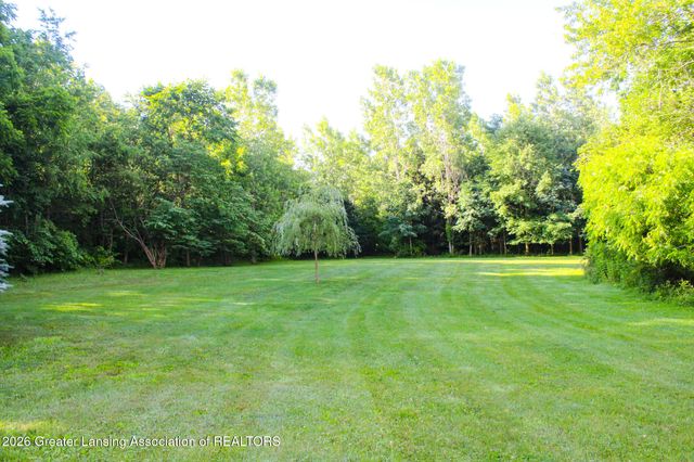 5182 Windsor Highway, Potterville, MI 48876
