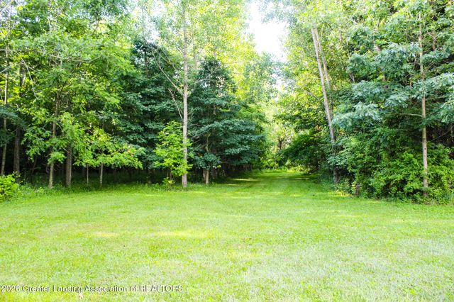 5182 Windsor Highway, Potterville, MI 48876
