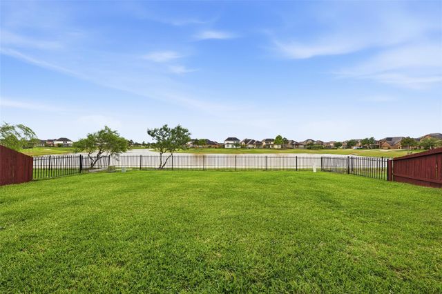9422 Harmony Lake Lane, Richmond, TX 77469