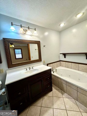 3422 Pat Mullis Road, Cadwell, GA 31009