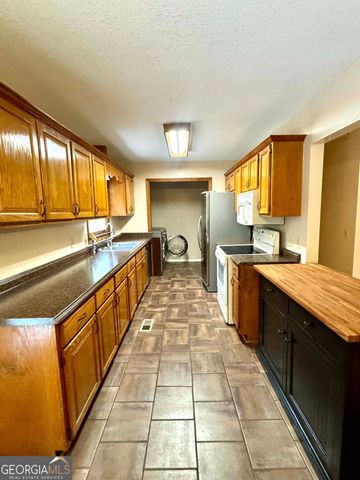 3422 Pat Mullis Road, Cadwell, GA 31009