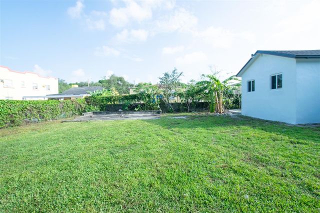 2324 NW 14th Avenue, Miami, FL 33142