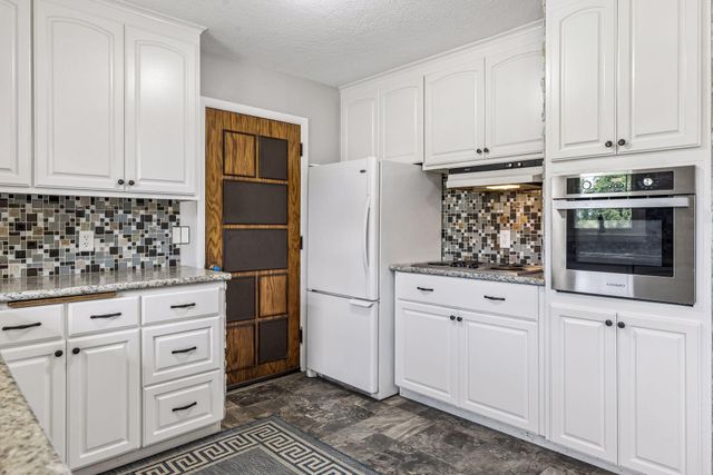 1064 Hackmann Circle NE, Fridley, MN 55432