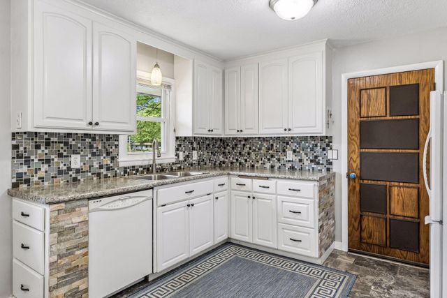 1064 Hackmann Circle NE, Fridley, MN 55432