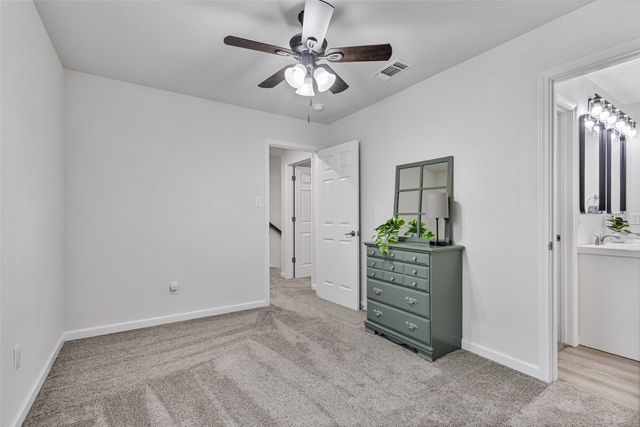 1009 N Barrett Avenue, Denison, TX 75020