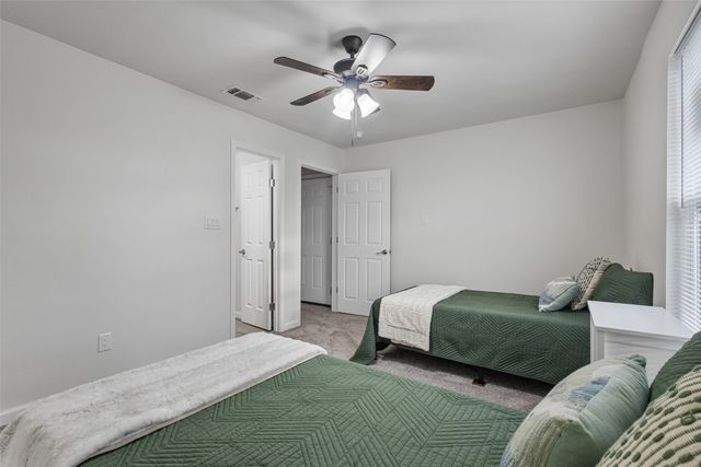 1009 N Barrett Avenue, Denison, TX 75020