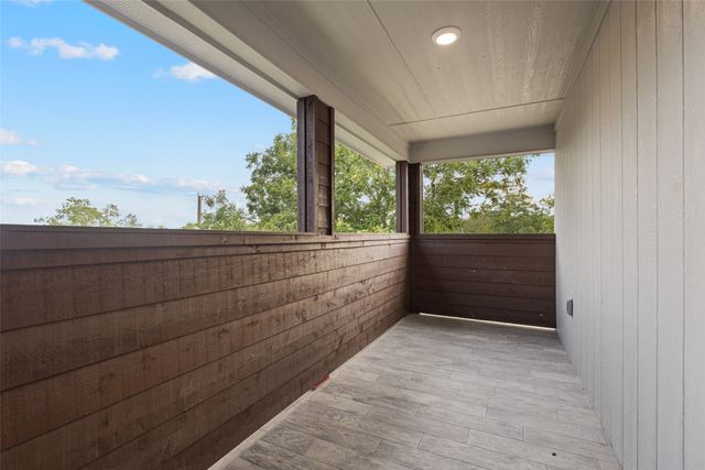 1009 N Barrett Avenue, Denison, TX 75020