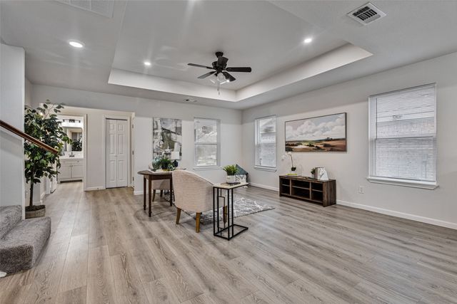 1009 N Barrett Avenue, Denison, TX 75020