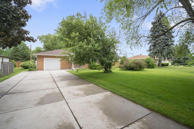 7450 S Quincy AVENUE, Oak Creek, WI 53154
