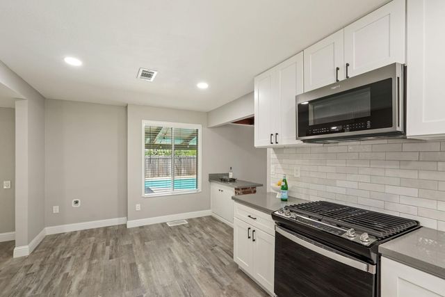 1711 W Tokay St, Lodi, CA 95242