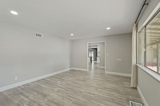 1711 W Tokay St, Lodi, CA 95242