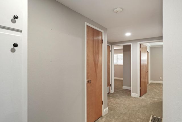 1711 W Tokay St, Lodi, CA 95242