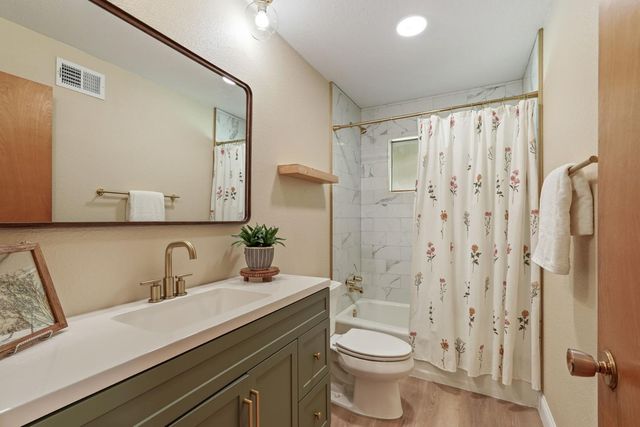 1711 W Tokay St, Lodi, CA 95242
