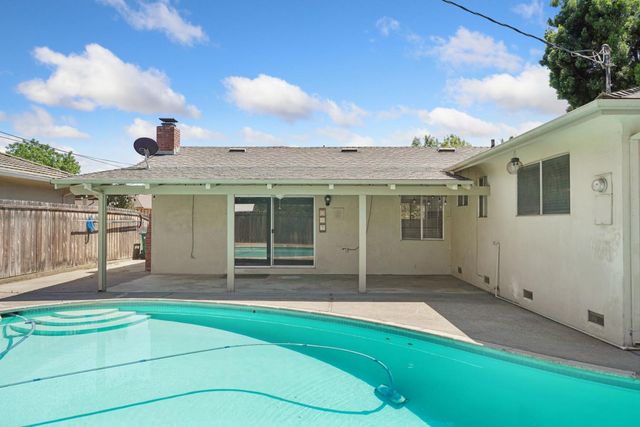 1711 W Tokay St, Lodi, CA 95242