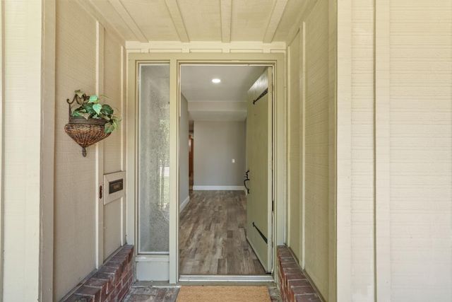 1711 W Tokay St, Lodi, CA 95242
