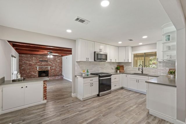 1711 W Tokay St, Lodi, CA 95242