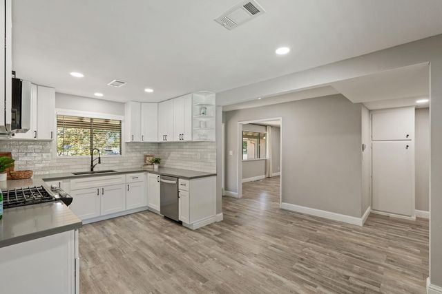 1711 W Tokay St, Lodi, CA 95242
