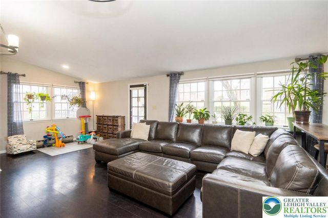 2415 West Tremont Street, Allentown City, PA 18104