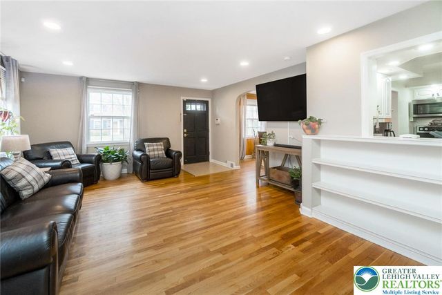 2415 West Tremont Street, Allentown City, PA 18104