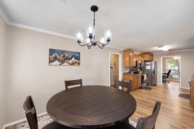 140 Hawthorne Lane, Russellville, AR 72802