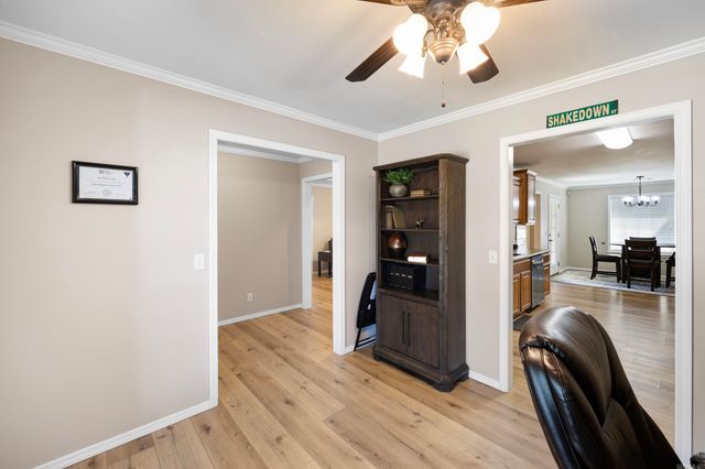 140 Hawthorne Lane, Russellville, AR 72802