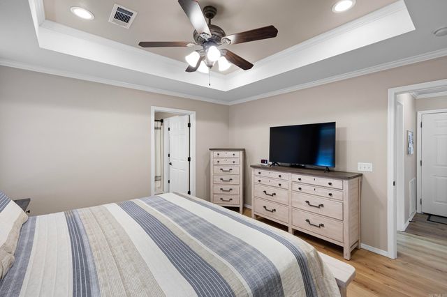 140 Hawthorne Lane, Russellville, AR 72802