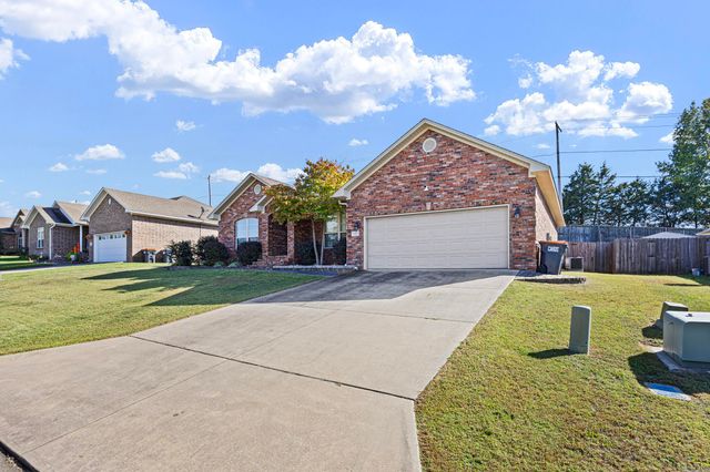 140 Hawthorne Lane, Russellville, AR 72802
