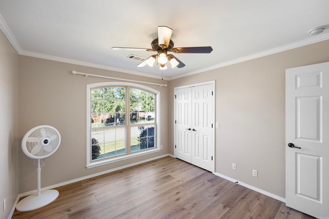 140 Hawthorne Lane, Russellville, AR 72802